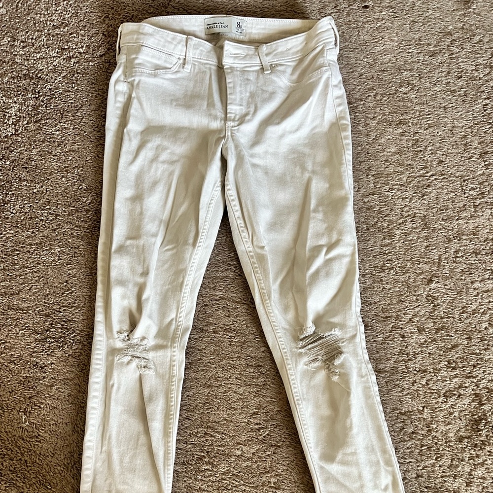 A&F ankle length jeans in size 8